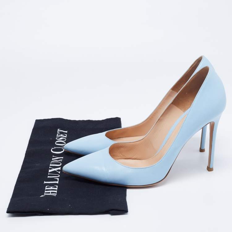 مملوكة مسبقًا Gianvito Rossi Light Blue Leather Pointed Toe Pumps Size 40.5