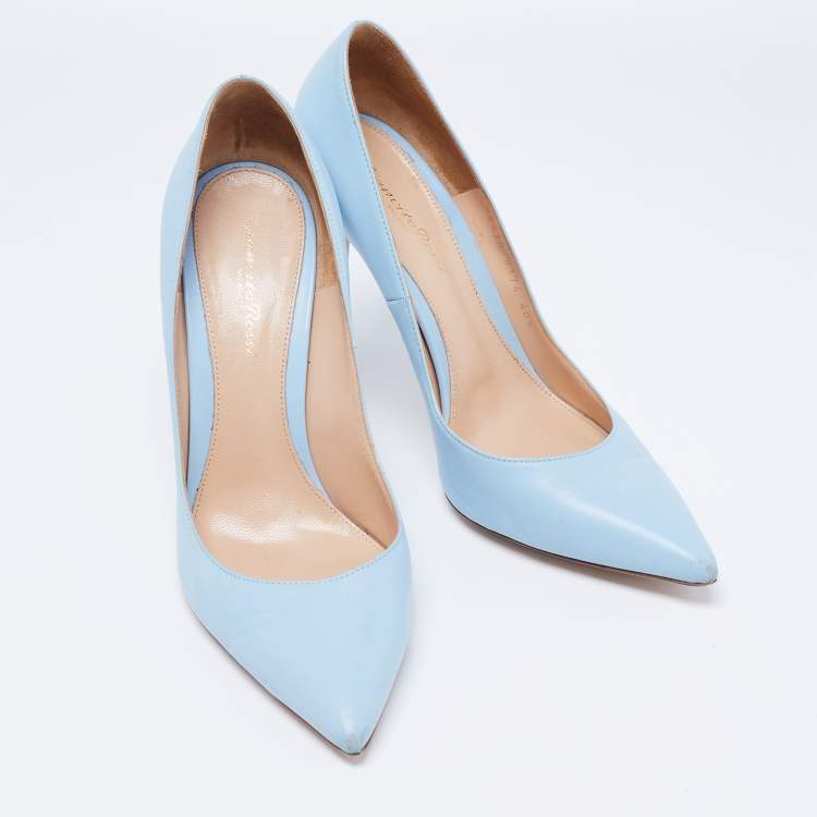 مملوكة مسبقًا Gianvito Rossi Light Blue Leather Pointed Toe Pumps Size 40.5