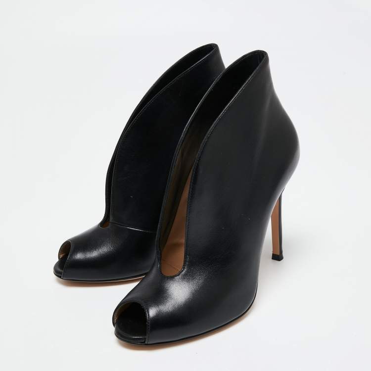 Pre Owned Gianvito Rossi Black Leather Vamp Booties Size 36