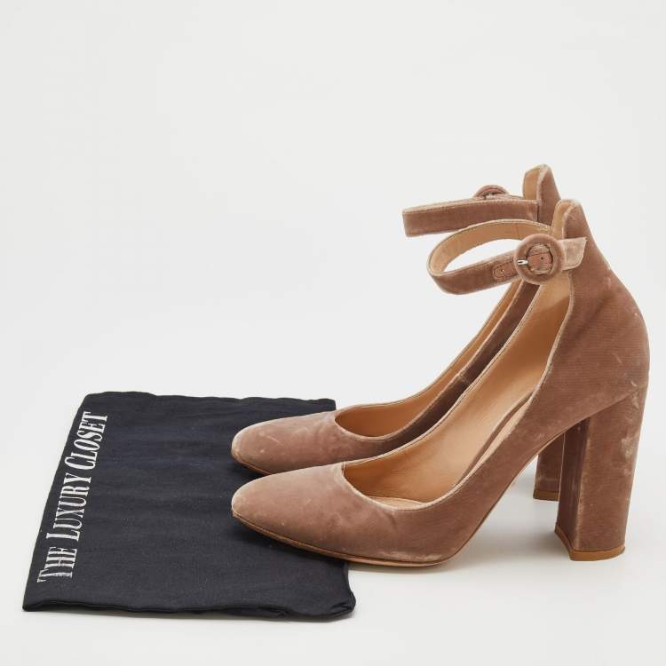 Pre Owned Gianvito Rossi Beige Velvet Block Heel Ankle Strap Pumps Size 39