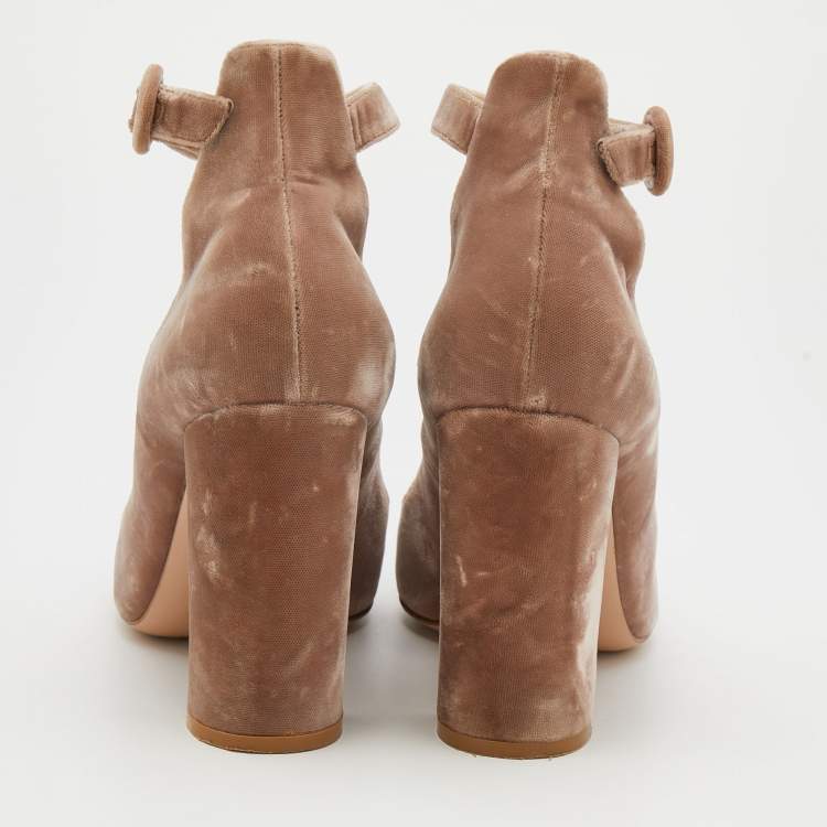 Pre Owned Gianvito Rossi Beige Velvet Block Heel Ankle Strap Pumps Size 39
