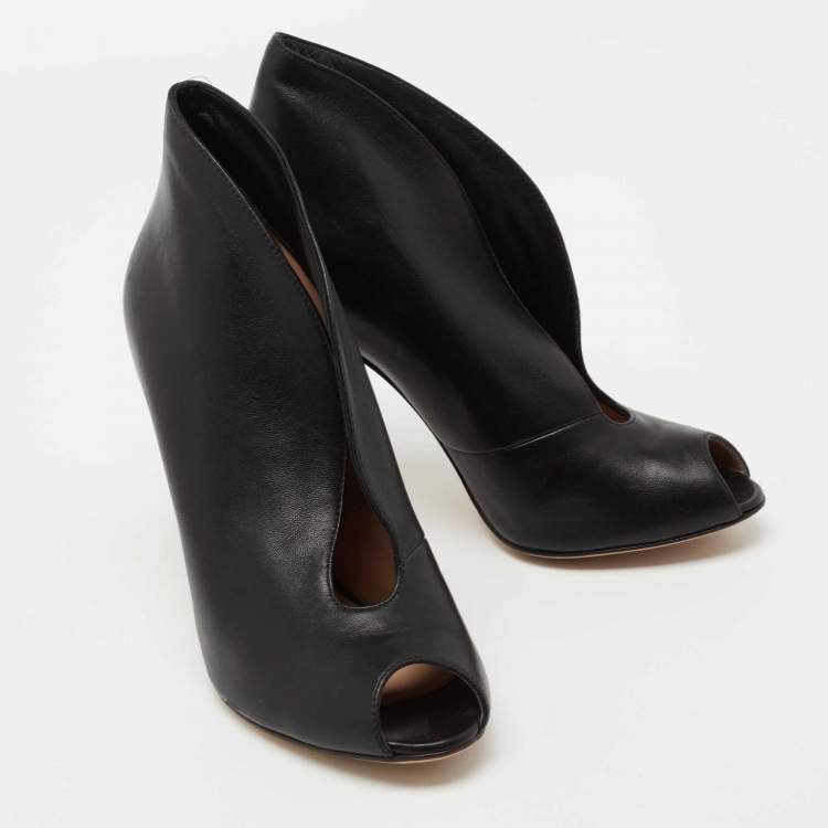 Pre Owned Gianvito Rossi Black Leather V-Neck Peep-Toe Ankle Booties Size 38.5