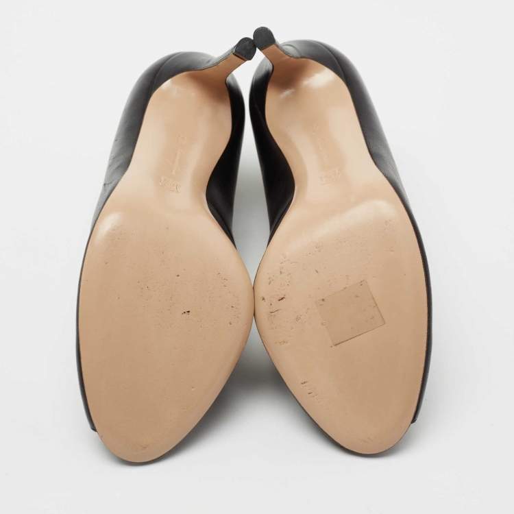 Pre Owned Gianvito Rossi Black Leather V-Neck Peep-Toe Ankle Booties Size 38.5