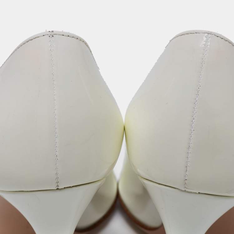 Pre Owned Gianvito Rossi Off White Patent Leather Gianvito 115 Pointed Toe Pumps Size 36