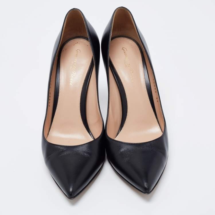 Pre Owned Gianvito Rossi Black Leather Pointed Toe Pumps Size 39