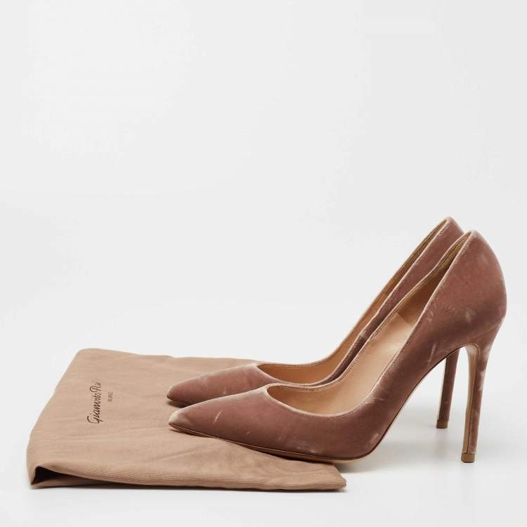 Pre Owned Gianvito Rossi Brown Velvet Pointed Toe Pumps Size 37.5 