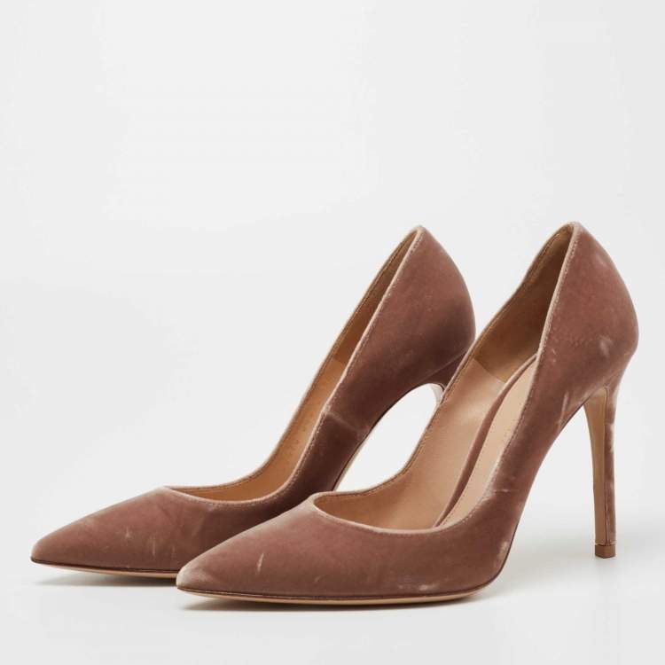 Pre Owned Gianvito Rossi Brown Velvet Pointed Toe Pumps Size 37.5 