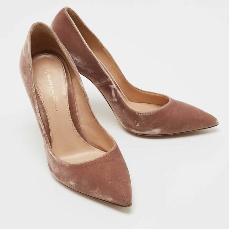 Pre Owned Gianvito Rossi Brown Velvet Pointed Toe Pumps Size 37.5 