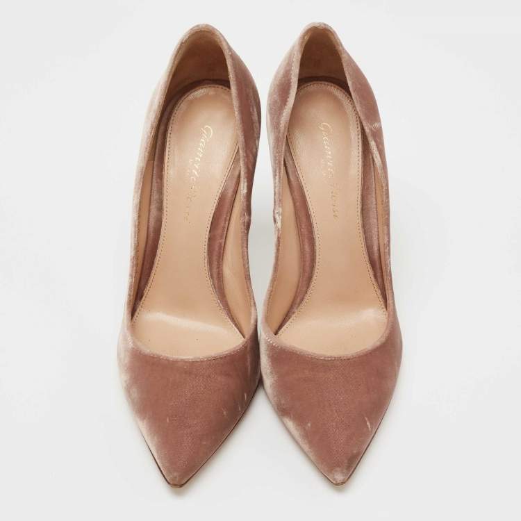 Pre Owned Gianvito Rossi Brown Velvet Pointed Toe Pumps Size 37.5 