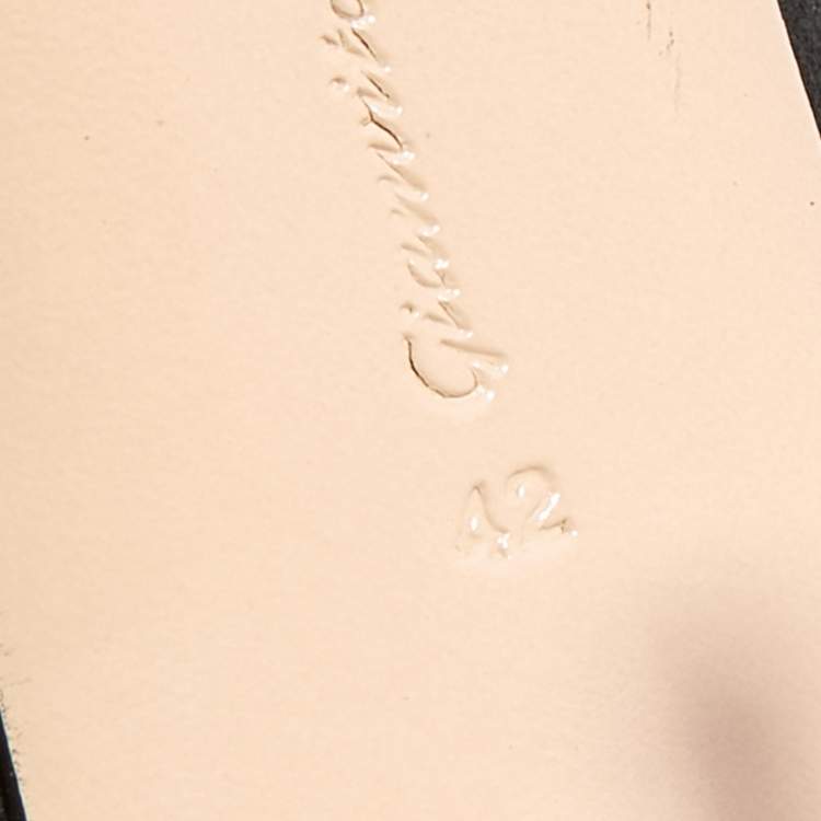 Pre Owned Gianvito Rossi Black Suede Criss Cross Pumps Size 42