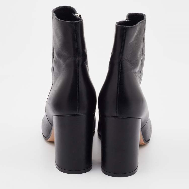 Pre Owned Gianvito Rossi Black Leather Ankle Length Boots Size 37