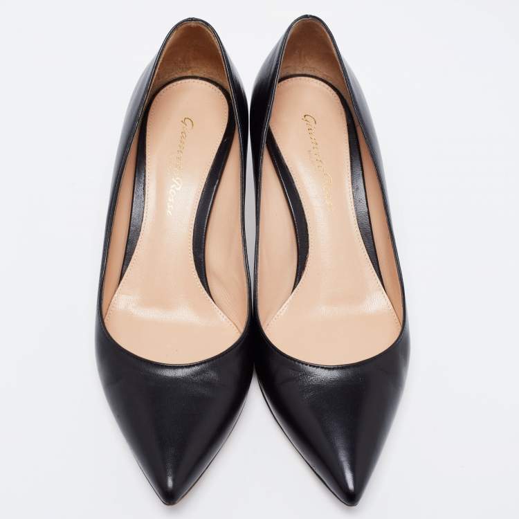 Pre Owned Gianvito Rossi Black Leather Pointed Toe Pumps Size 35.5