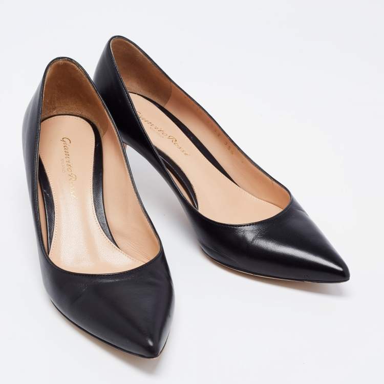 Pre Owned Gianvito Rossi Black Leather Pointed Toe Pumps Size 35.5