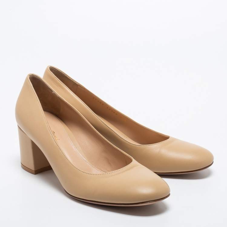 Pre Owned Gianvito Rossi Beige Leather Block Heel Pumps Size 40.5