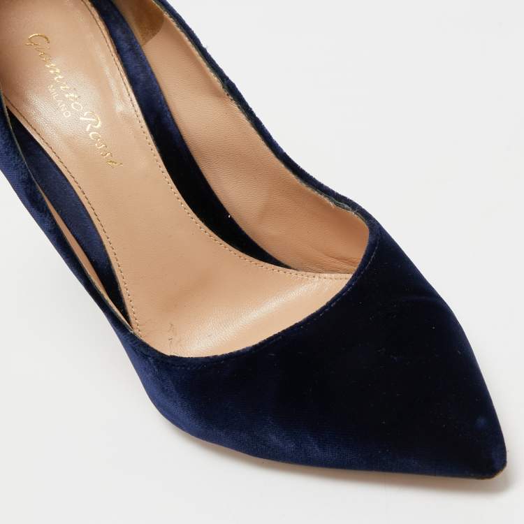 Pre Owned Gianvito Rossi Navy Blue Velvet Gianvito Pumps Size 38