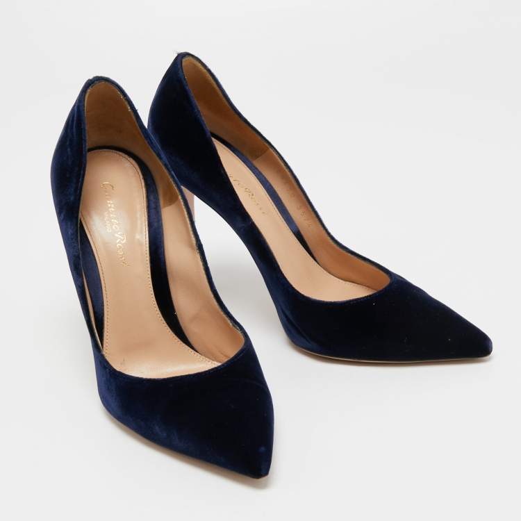 Pre Owned Gianvito Rossi Navy Blue Velvet Gianvito Pumps Size 38