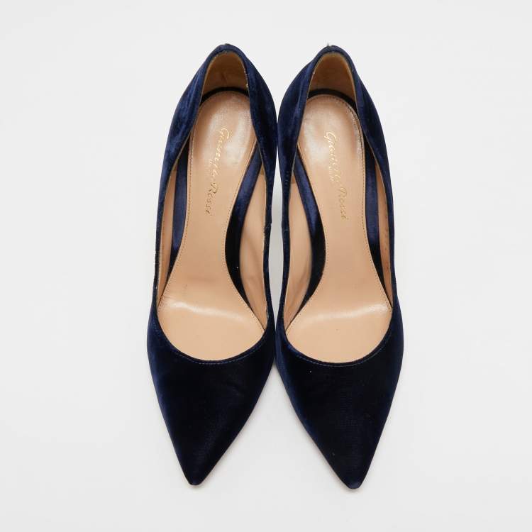 Pre Owned Gianvito Rossi Navy Blue Velvet Gianvito Pumps Size 38