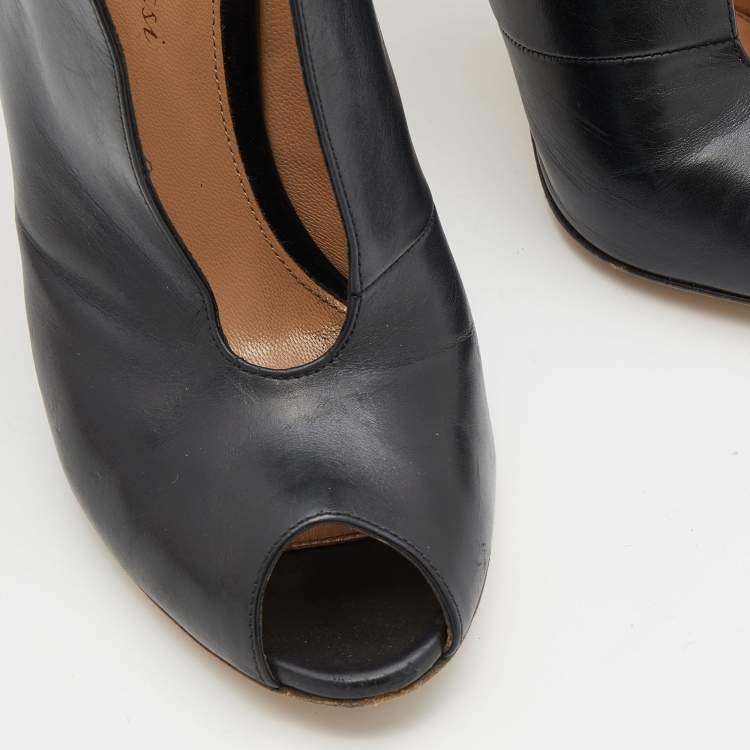 Pre Owned Gianvito Rossi Black Leather Vamp Peep Toe Booties Size 37.5