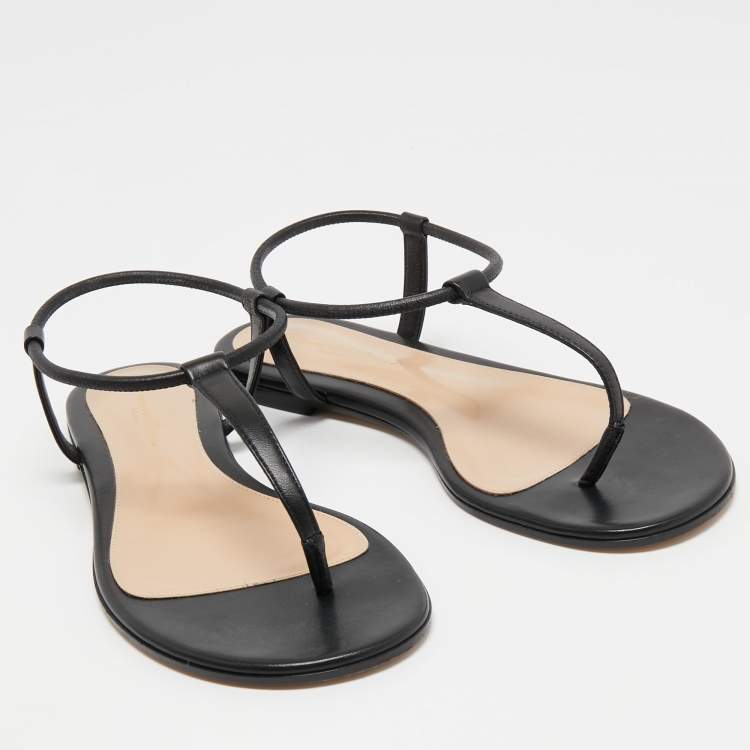 Pre Owned Gianvito Rossi Black LeatherThong Flats Size 38