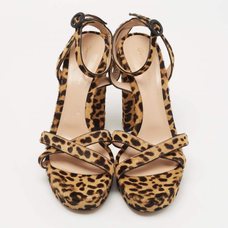 مملوكة مسبقًا Gianvito Rossi Brown/Beige Leopard Print Calf Hair Platform Ankle Strap Sandals Size 39