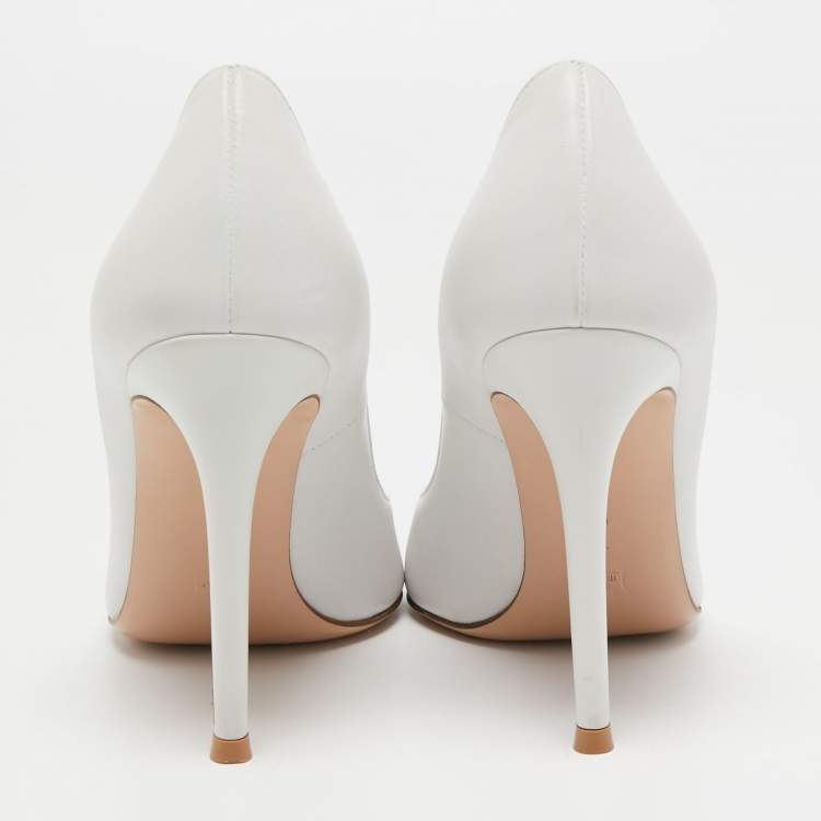 Pre Owned Gianvito Rossi White Leather Pointed Toe Pumps Size 36