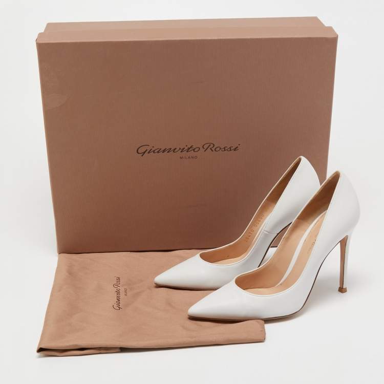 Pre Owned Gianvito Rossi White Leather Pointed Toe Pumps Size 36