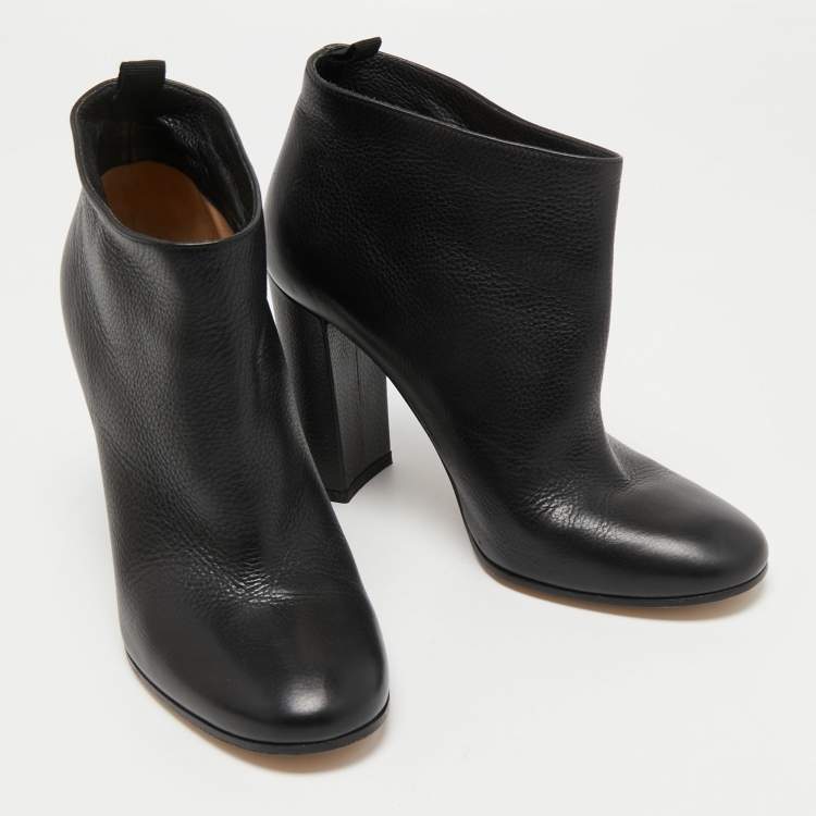 Pre Owned Gianvito Rossi Black Leather Ankle Boots Size 37