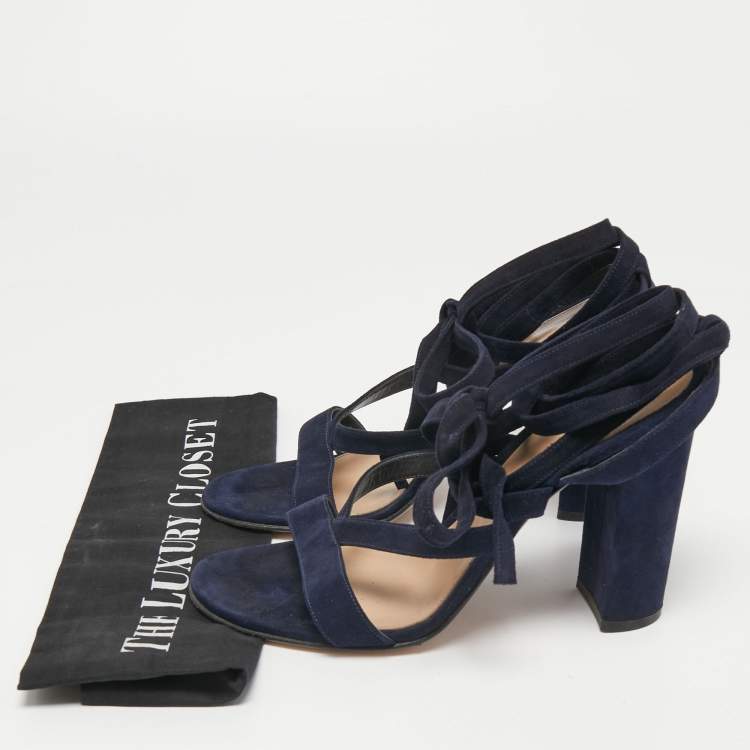 مملوكة مسبقًا Gianvito Rossi Navy Blue Suede Ankle Wrap Sandals Size 40