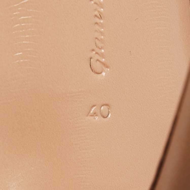 Pre Owned Gianvito Rossi Beige Leather Vamp Booties Size 40