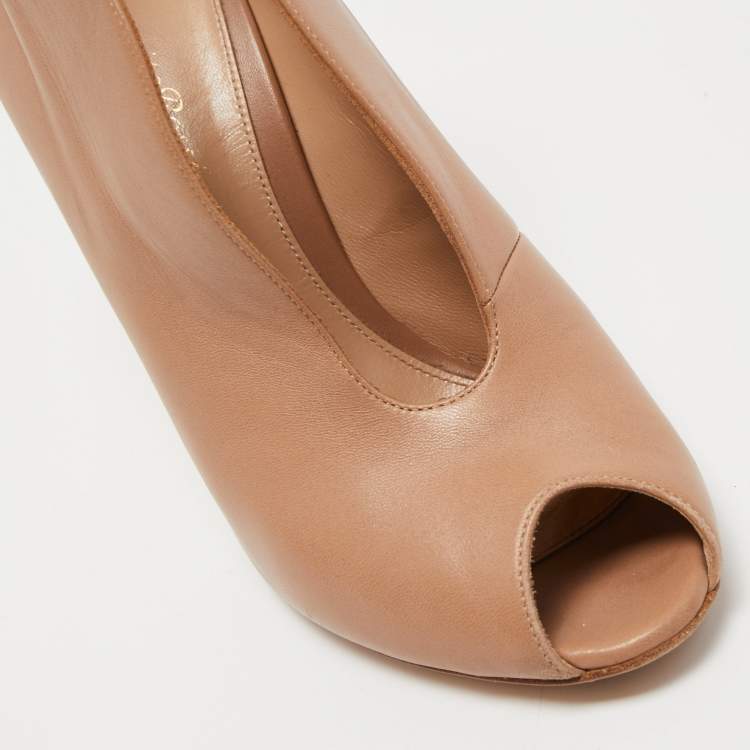 Pre Owned Gianvito Rossi Beige Leather Vamp Booties Size 40