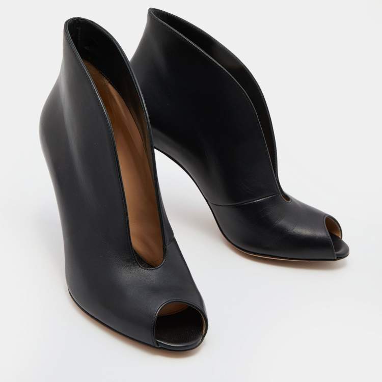 Pre Owned Gianvito Rossi Black Leather Peep Toe Vamp Ankle Booties Size 37