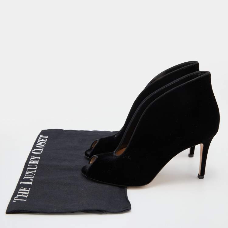 Pre Owned Gianvito Rossi Black Velvet Peep Toe Vamp Ankle Booties Size 37