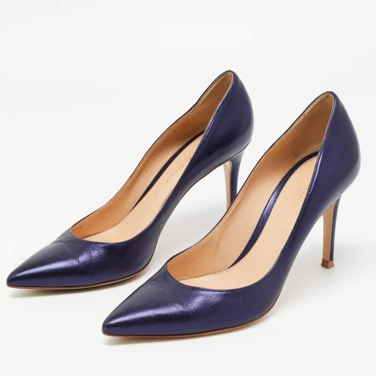 Pre Owned Gianvito Rossi Metallic Navy Blue Leather Pointed Toe Pumps Size 37.5