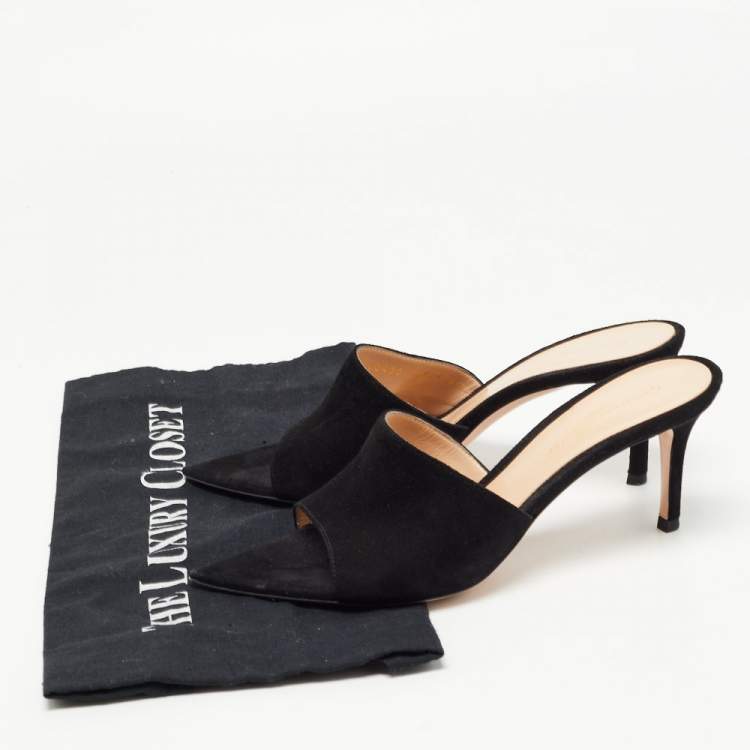 مملوكة مسبقًا Gianvito Rossi Black Suede Open Toe Mules Size 37