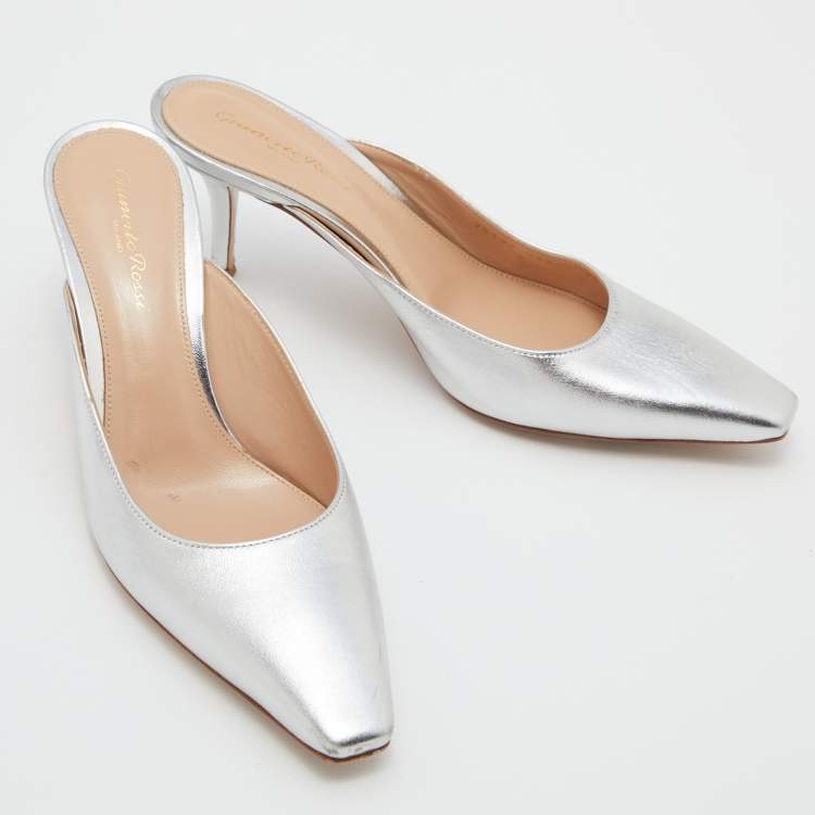 Pre Owned Gianvito Rossi Silver Leather Mules Size 38.5