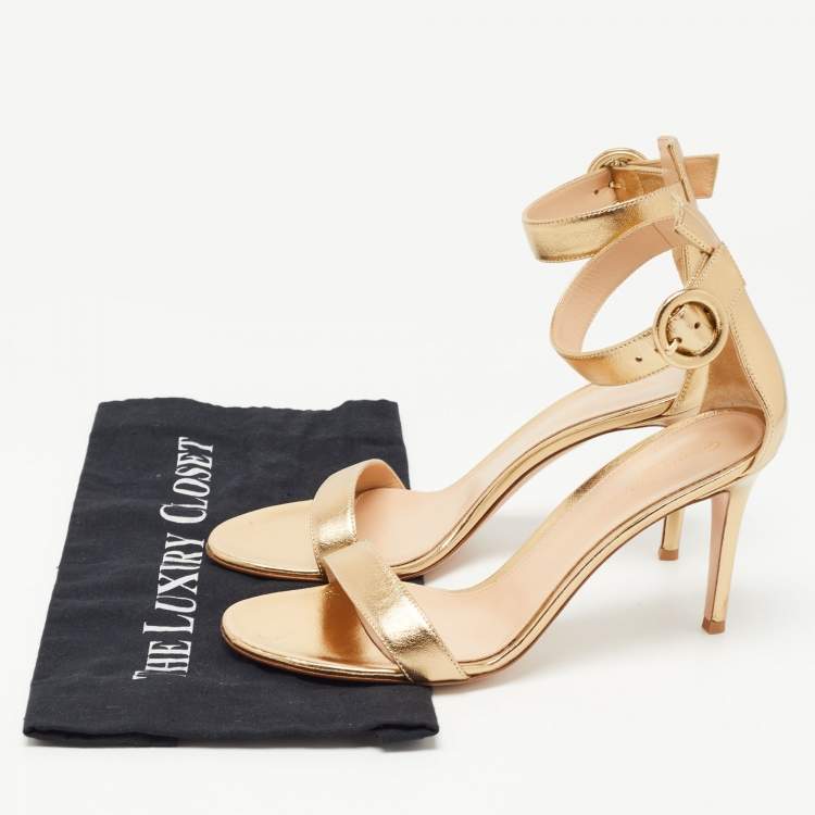 مملوكة مسبقًا Gianvito Rossi Gold Leather Portofino Ankle Strap Sandals Size 39.5