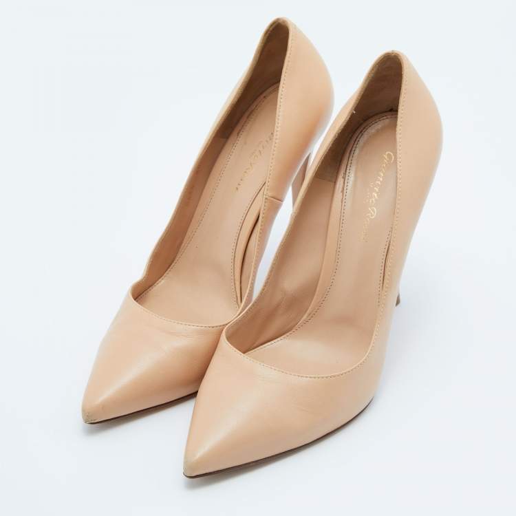 Pre Owned Gianvito Rossi Beige Leather Pointed Toe Pumps Size 40
