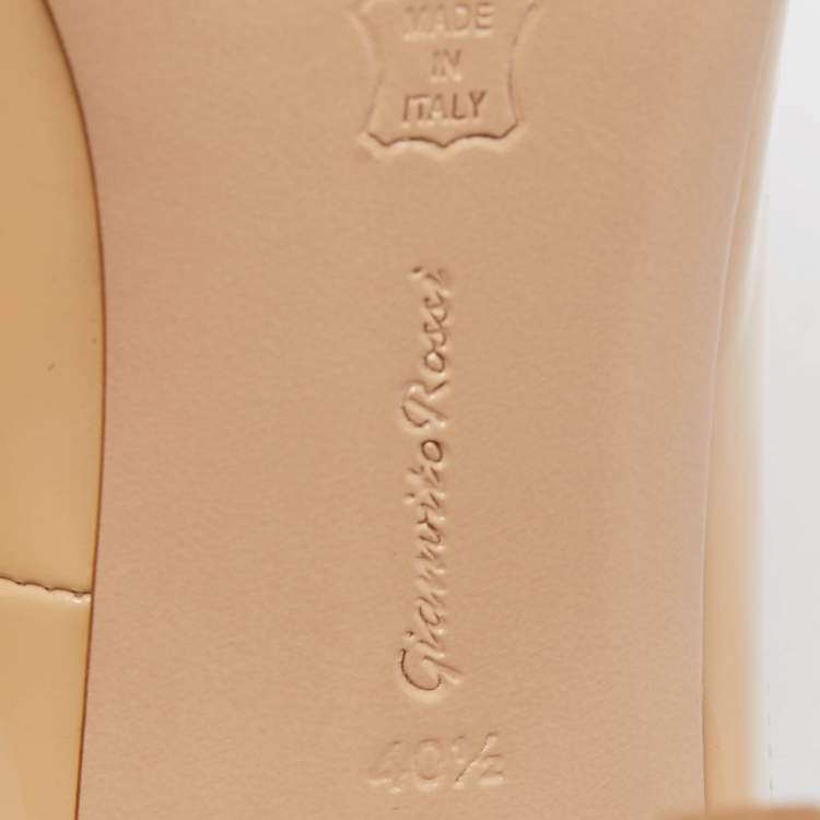 مملوكة مسبقًا Gianvito Rossi Beige Patent Leather Ankle Strap Pointed Toe Pumps Size 40.5