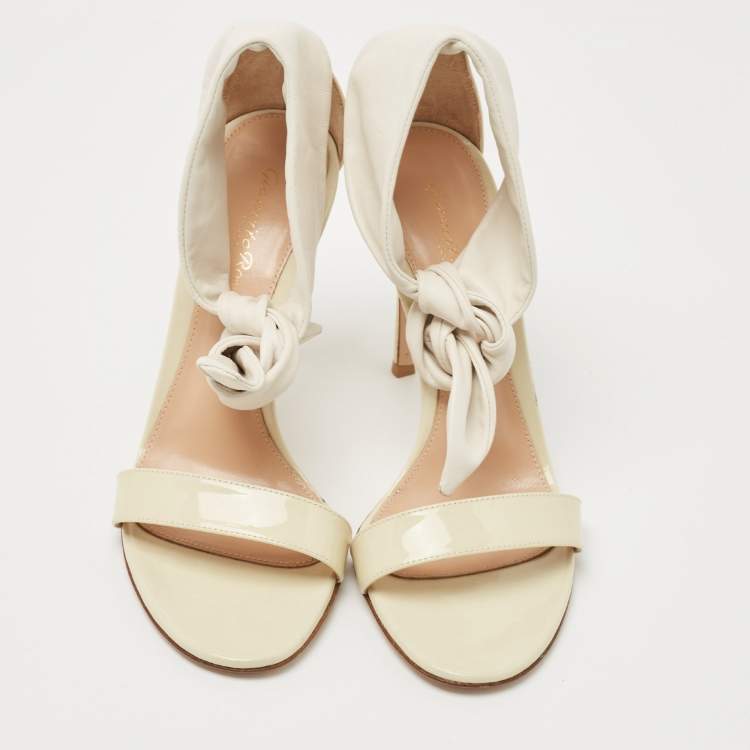 Pre Owned Gianvito Rossi Beige/Cream Patent Leather Ankle Strap Sandals Size 38