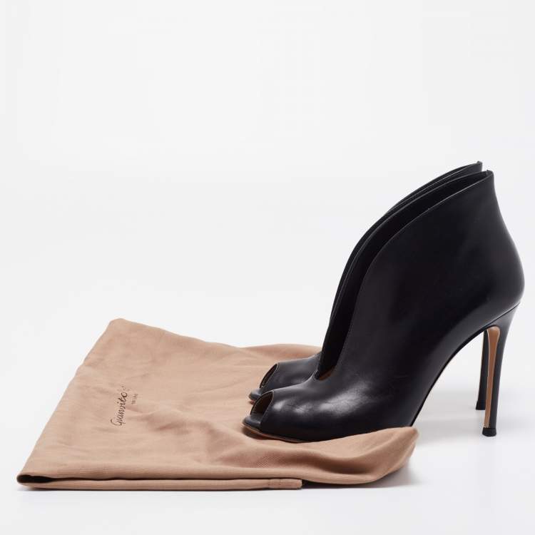 مملوكة مسبقًا Gianvito Rossi Black Leather Peep Toe Vamp Ankle Booties Size 37