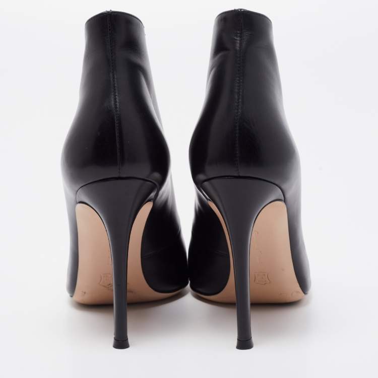 مملوكة مسبقًا Gianvito Rossi Black Leather Peep Toe Vamp Ankle Booties Size 37