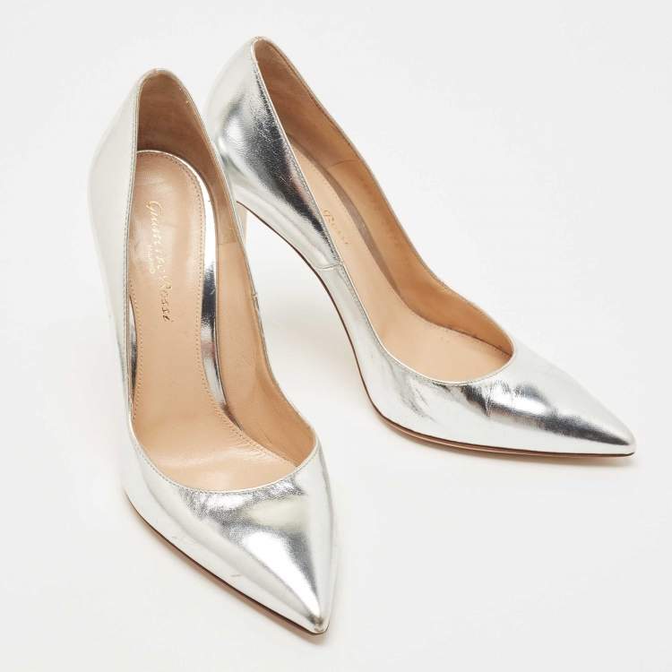 Pre Owned Gianvito Rossi Silver Leather  Pointed Toe Pumps Size 38