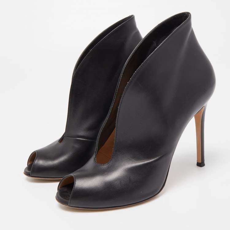 Pre Owned Gianvito Rossi Black Leather Vamp Peep Toe Booties Size 38