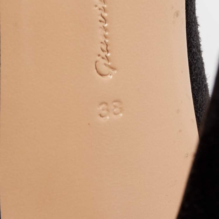 Pre Owned Gianvito Rossi Black Suede Gianvito Pumps Size 38