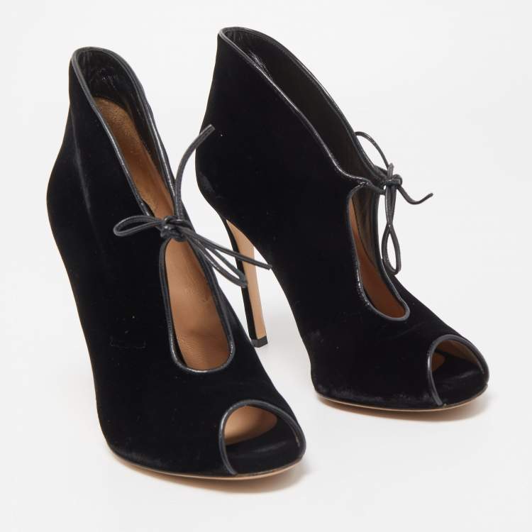 Pre Owned Gianvito Rossi Black Velvet Open Toe Booties Size 38