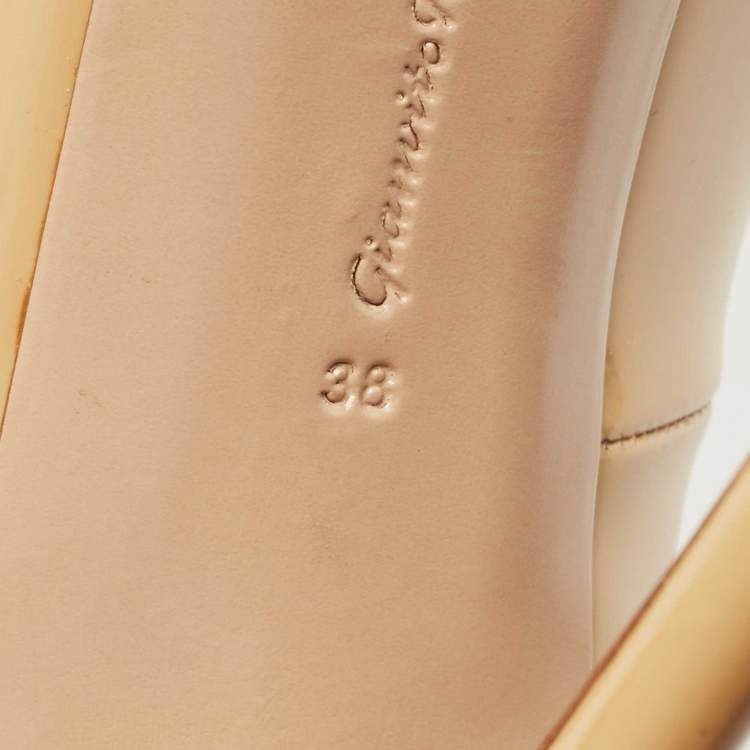 Pre Owned Gianvito Rossi Beige Patent Leather Pointed Toe Pumps Size 38