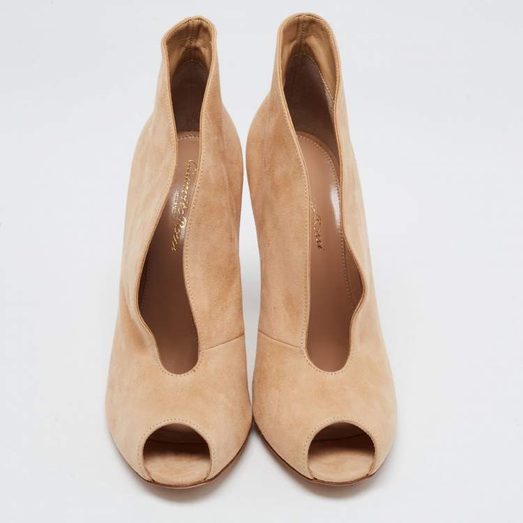 Pre Owned Gianvito Rossi Beige Suede Vamp Boots Size 38.5