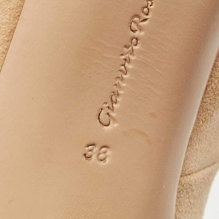 Pre Owned Gianvito Rossi Beige Suede Gianvito 105 Pointed Toe Pumps Size 38