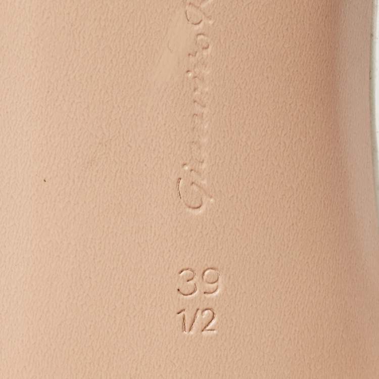 Pre Owned Gianvito Rossi White Leather and PVC Plexi Mules Size 39.5