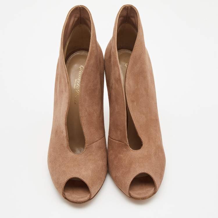 Pre Owned Gianvito Rossi Brown Suede Vamp V- Neck Peep Toe Booties Size 37.5